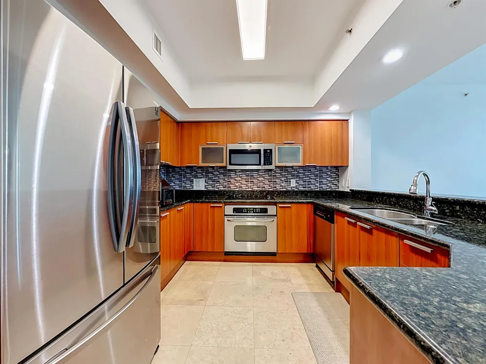 14951 Royal Oaks Lane #505 North Miami, FL 33181