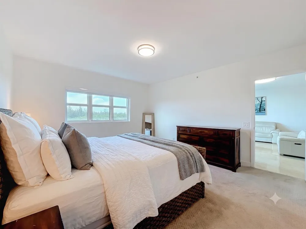 14951 Royal Oaks Lane #505 North Miami, FL 33181
