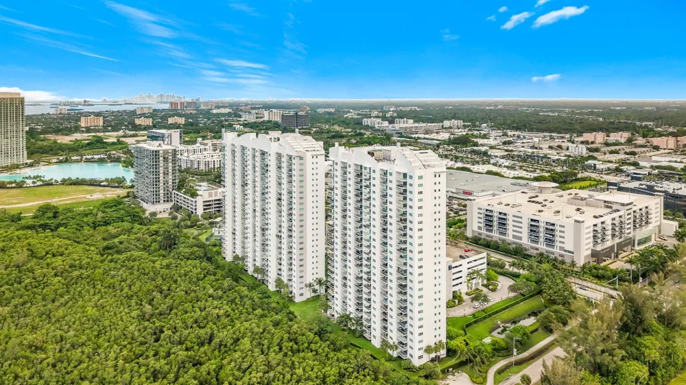 14951 Royal Oaks Lane #505 North Miami, FL 33181