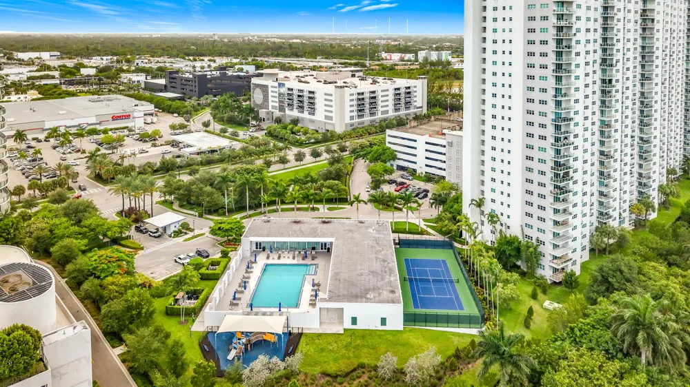 14951 Royal Oaks Lane #505 North Miami, FL 33181