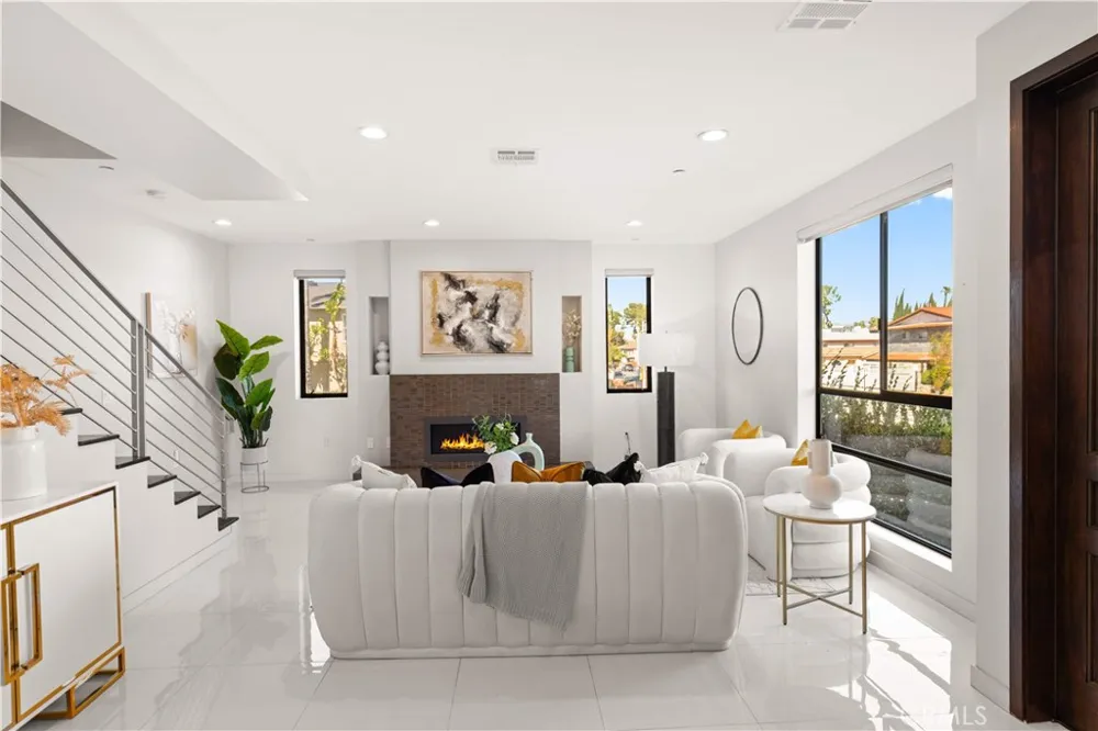 4485 Hazeltine Avenue #1 Sherman Oaks, CA 91423