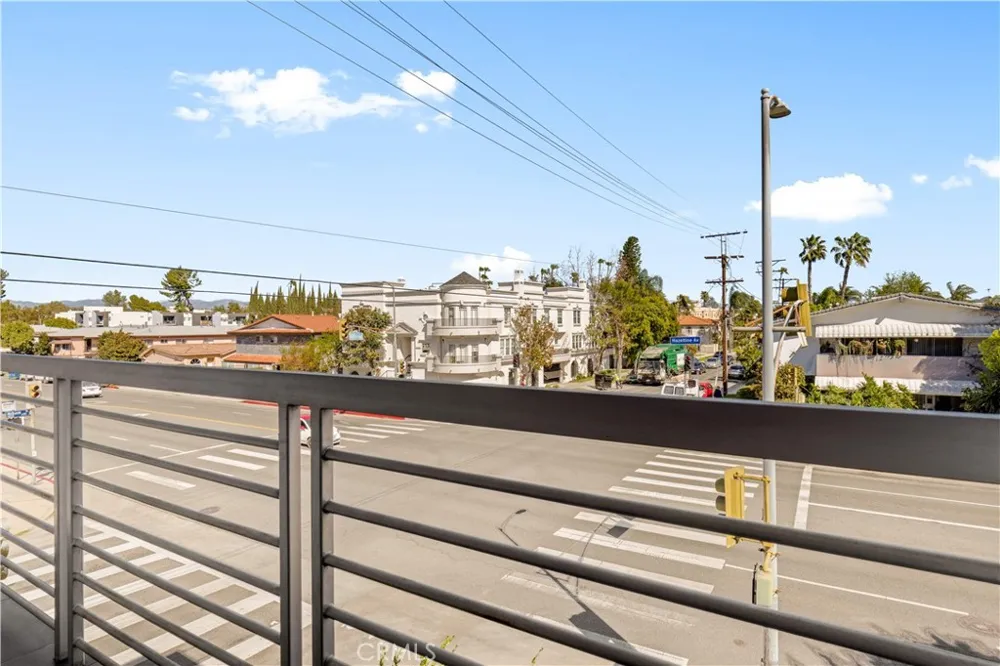 4485 Hazeltine Avenue #1 Sherman Oaks, CA 91423
