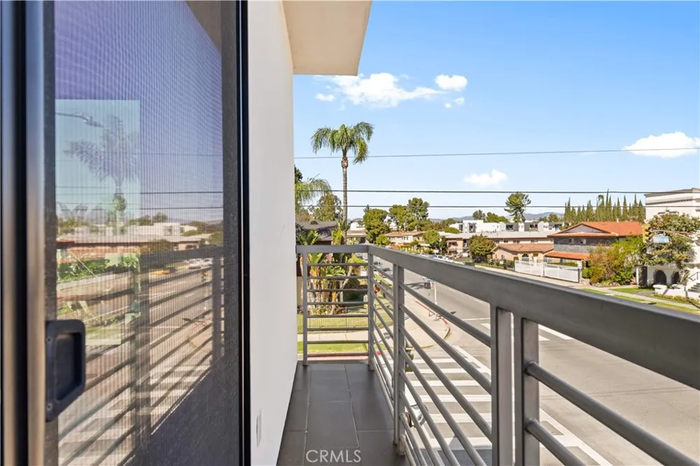 4485 Hazeltine Avenue #1 Sherman Oaks, CA 91423