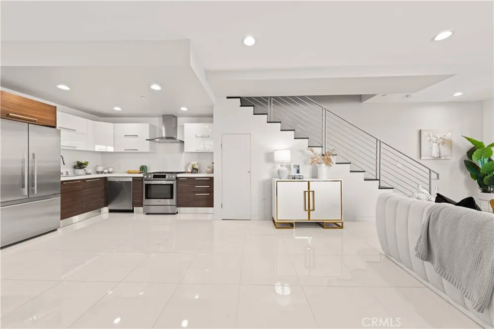 4485 Hazeltine Avenue #1 Sherman Oaks, CA 91423