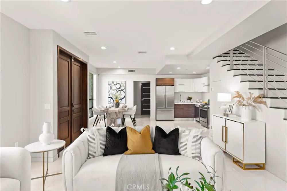 4485 Hazeltine Avenue #1 Sherman Oaks, CA 91423