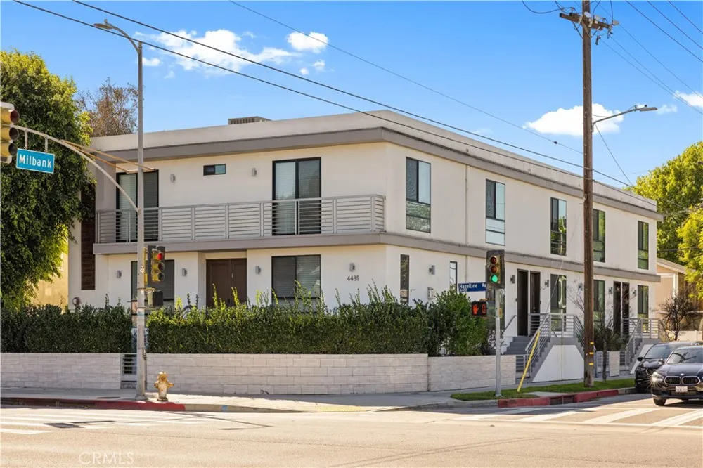 4485 Hazeltine Avenue #1 Sherman Oaks, CA 91423