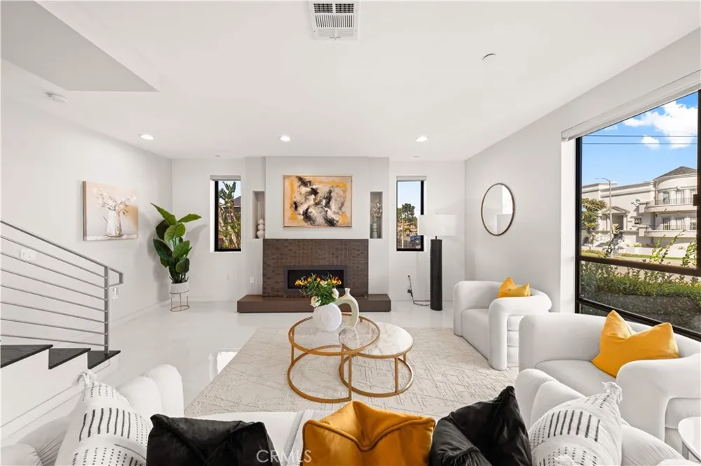 4485 Hazeltine Avenue #1 Sherman Oaks, CA 91423