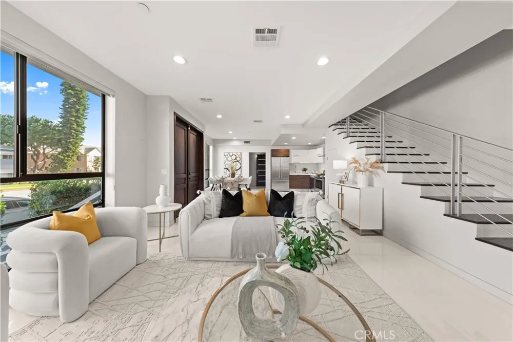 4485 Hazeltine Avenue #1 Sherman Oaks, CA 91423