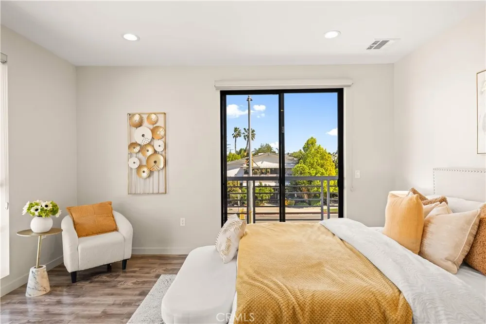 4485 Hazeltine Avenue #1 Sherman Oaks, CA 91423