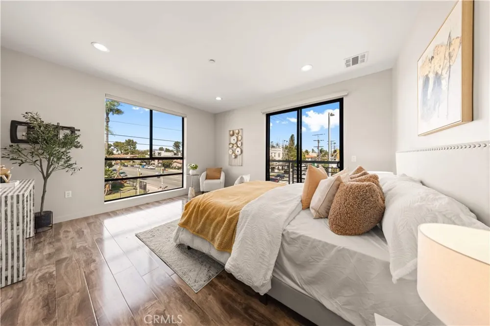 4485 Hazeltine Avenue #1 Sherman Oaks, CA 91423