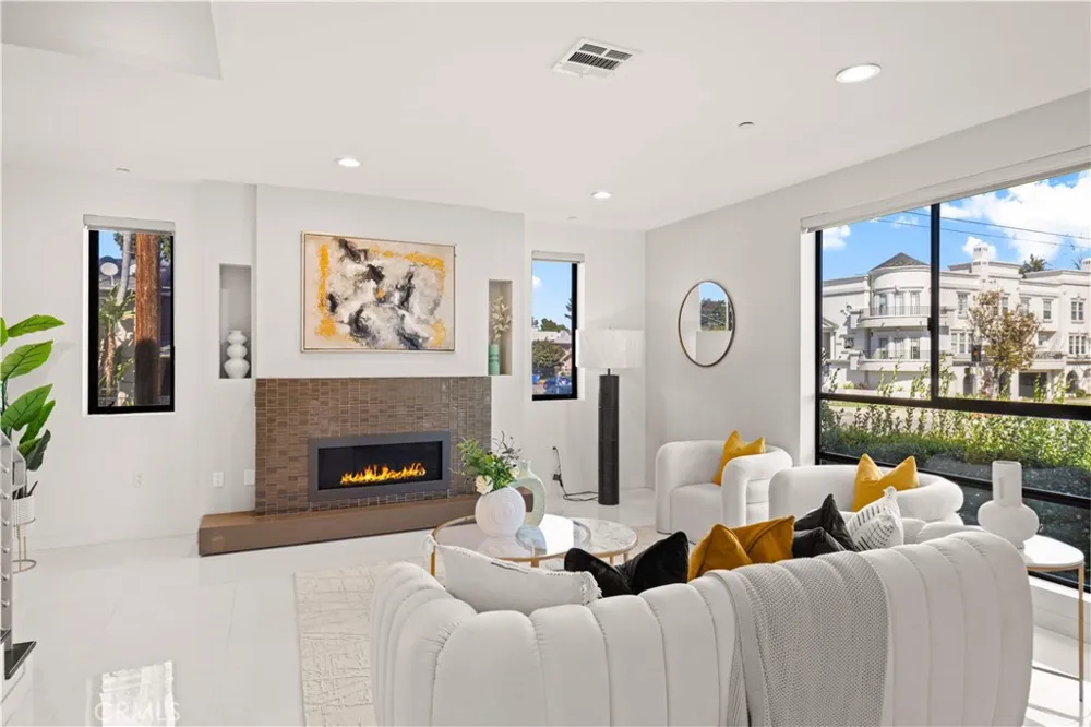 4485 Hazeltine Avenue #1 Sherman Oaks, CA 91423