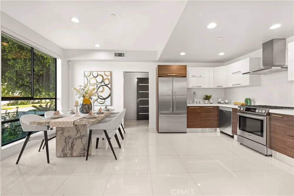 4485 Hazeltine Avenue #1 Sherman Oaks, CA 91423