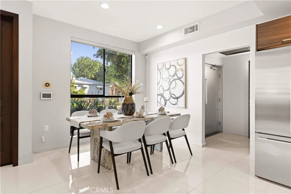 4485 Hazeltine Avenue #1 Sherman Oaks, CA 91423