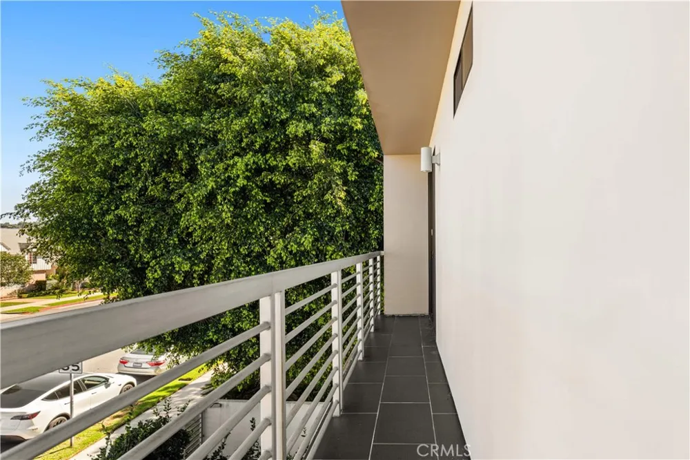 4485 Hazeltine Avenue #1 Sherman Oaks, CA 91423