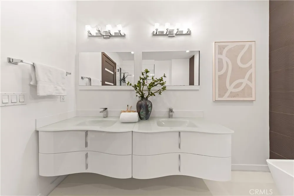 4485 Hazeltine Avenue #1 Sherman Oaks, CA 91423