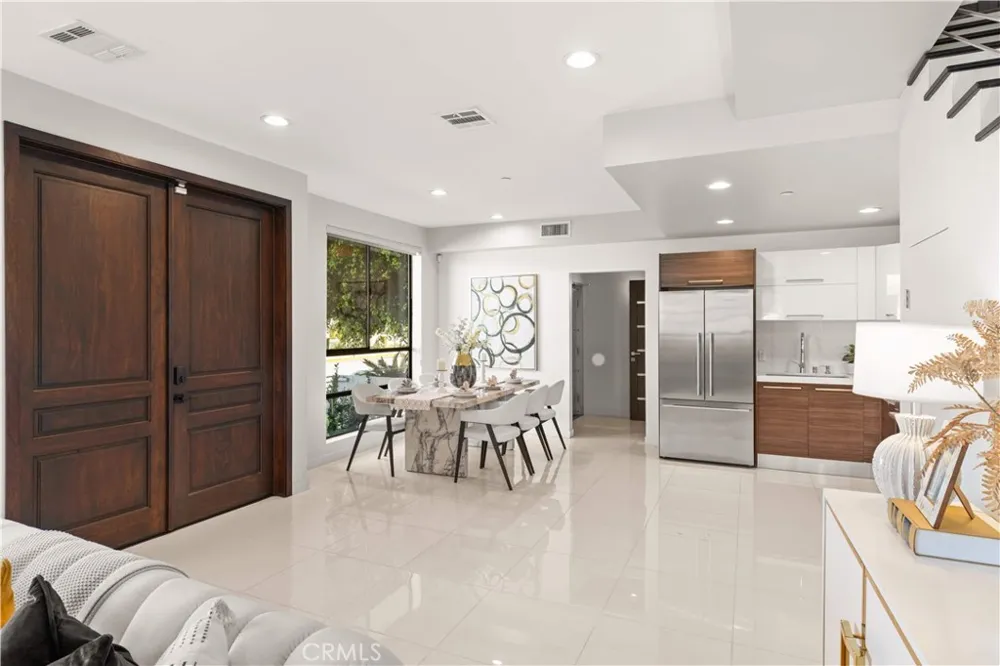 4485 Hazeltine Avenue #1 Sherman Oaks, CA 91423