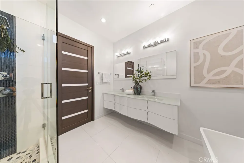 4485 Hazeltine Avenue #1 Sherman Oaks, CA 91423