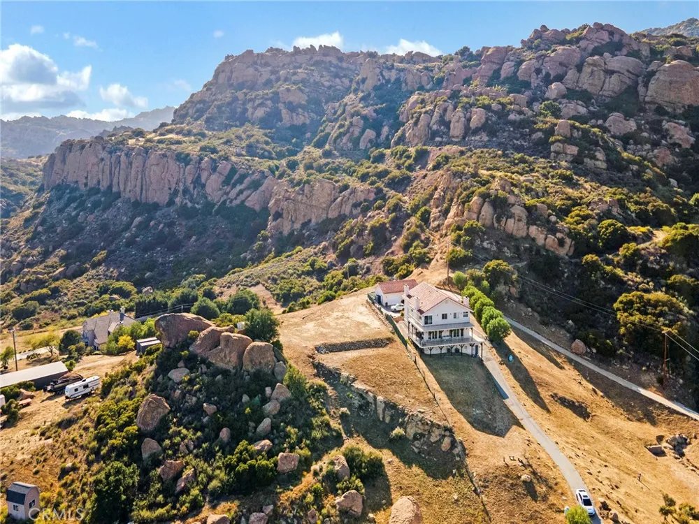 501 Thompson Avenue Chatsworth, CA 91311