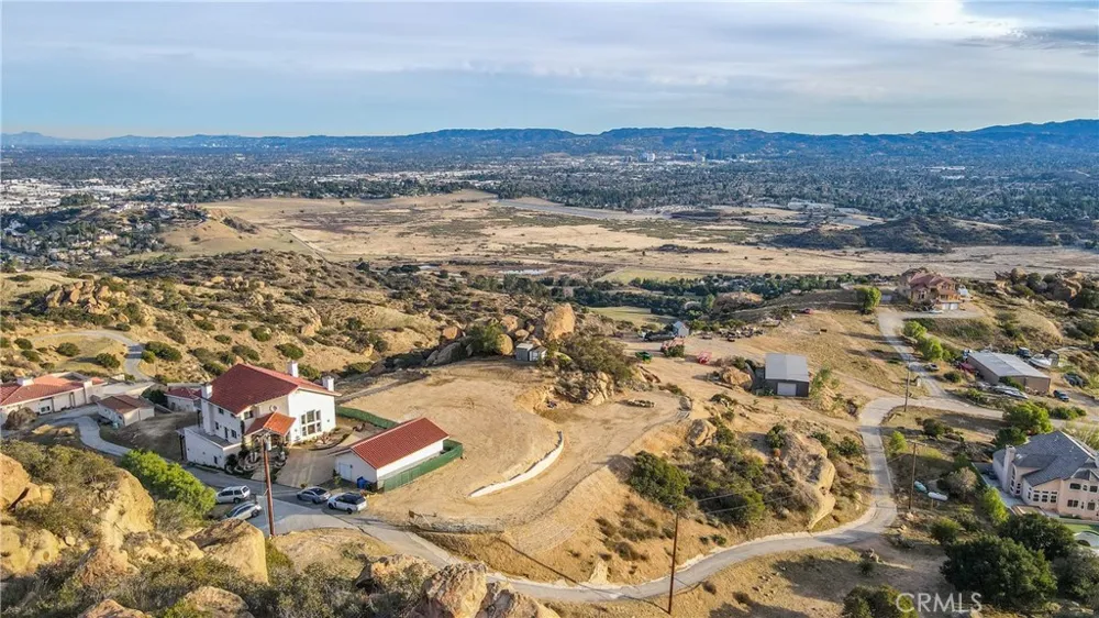 501 Thompson Avenue Chatsworth, CA 91311