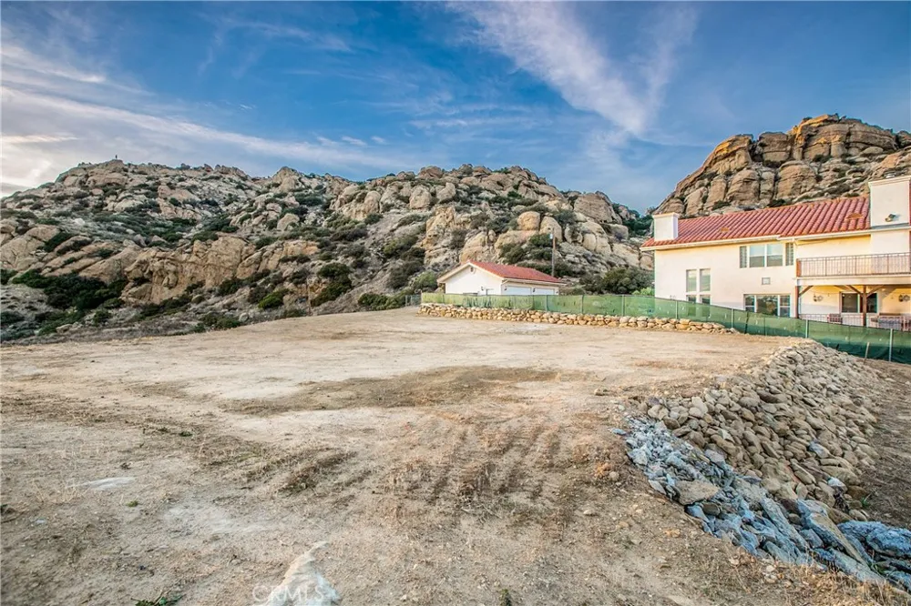 501 Thompson Avenue Chatsworth, CA 91311