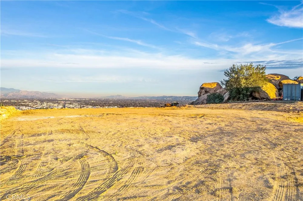 501 Thompson Avenue Chatsworth, CA 91311