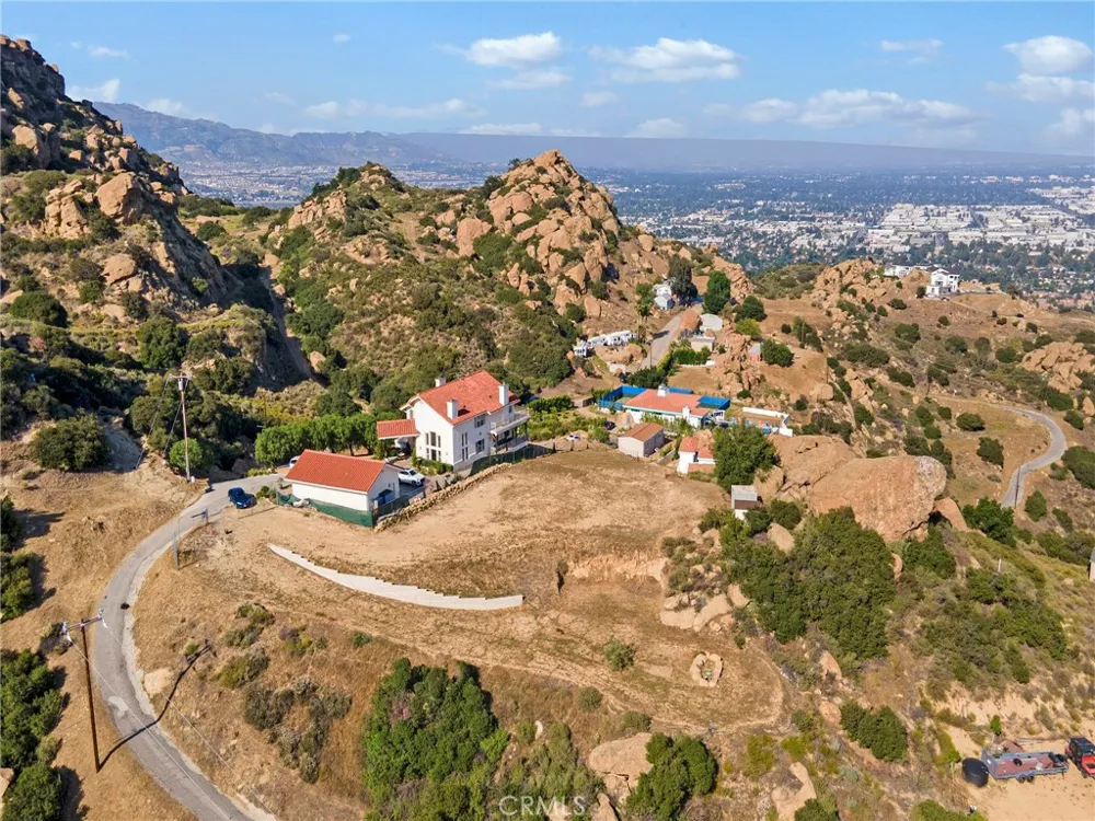 501 Thompson Avenue Chatsworth, CA 91311
