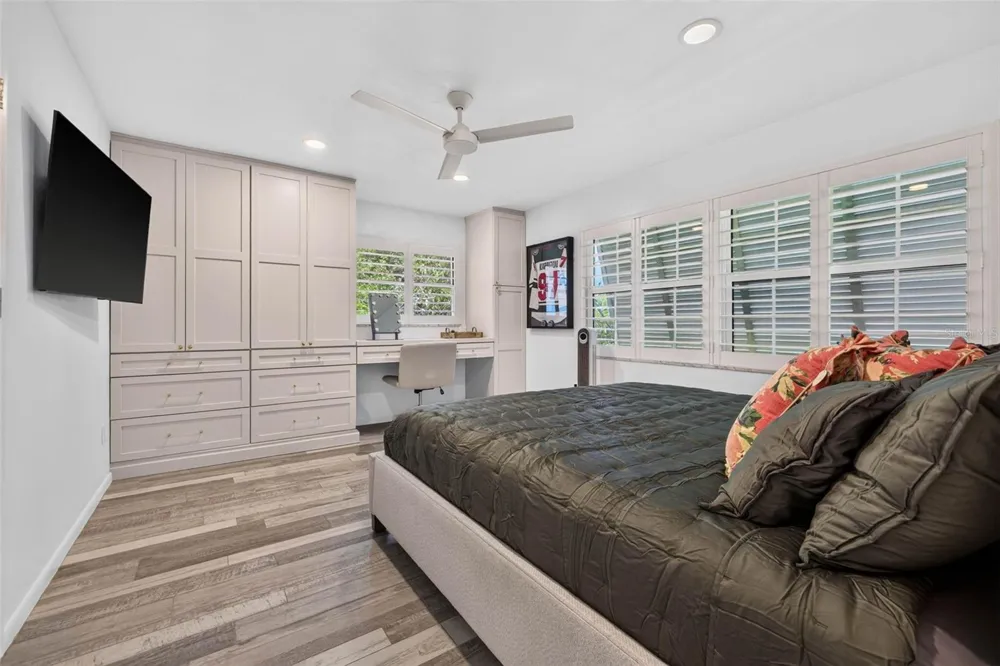 616 PINELAND AVENUE Belleair, FL 33756