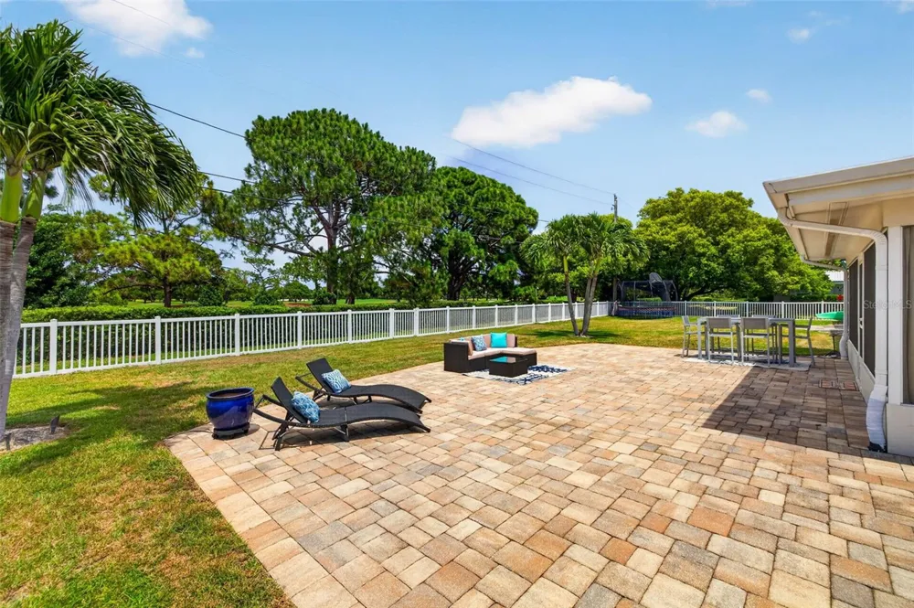 616 PINELAND AVENUE Belleair, FL 33756
