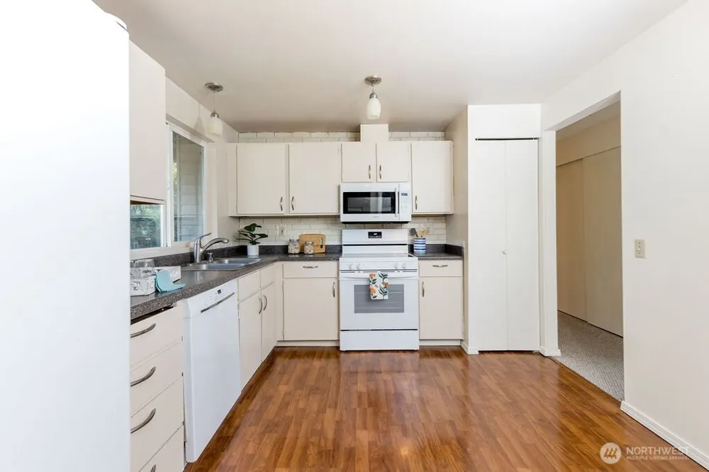 12705 SE 74th Street Newcastle, WA 98056