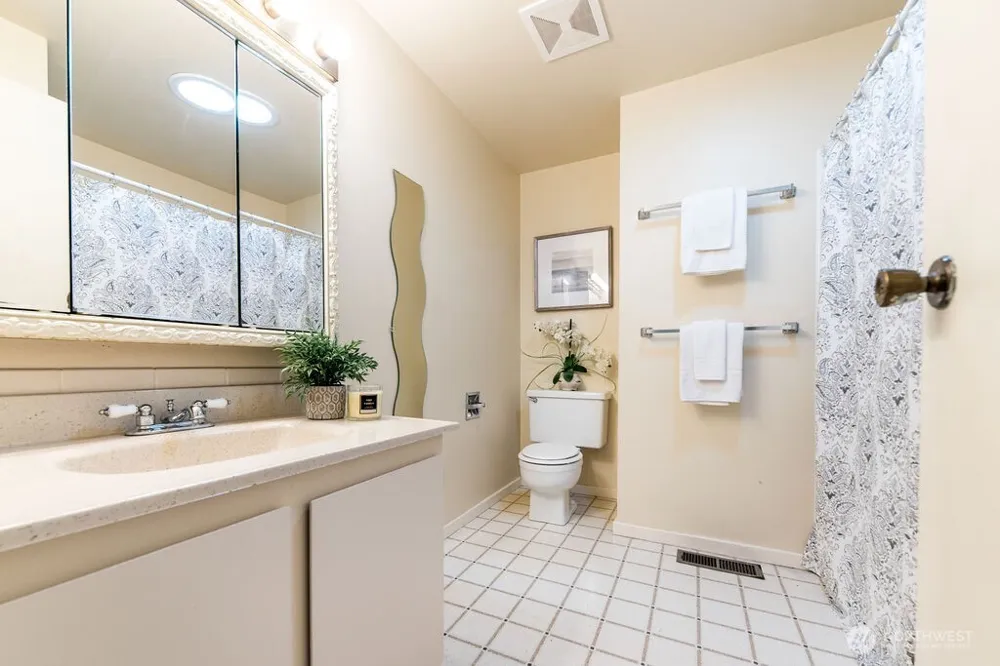 12705 SE 74th Street Newcastle, WA 98056