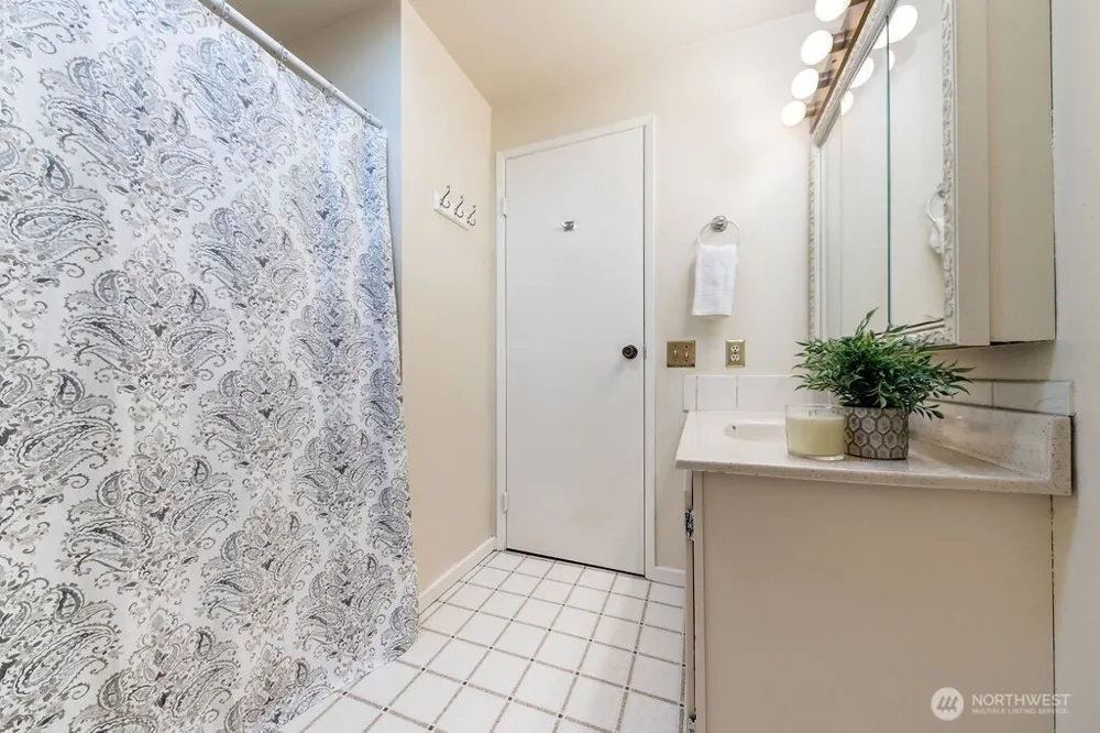 12705 SE 74th Street Newcastle, WA 98056