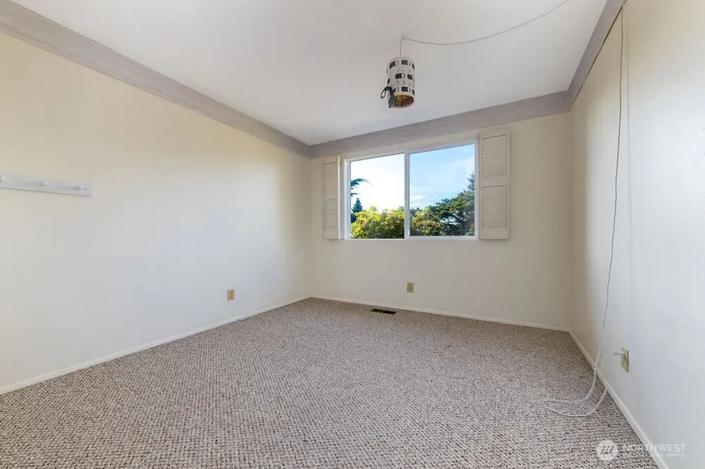 12705 SE 74th Street Newcastle, WA 98056