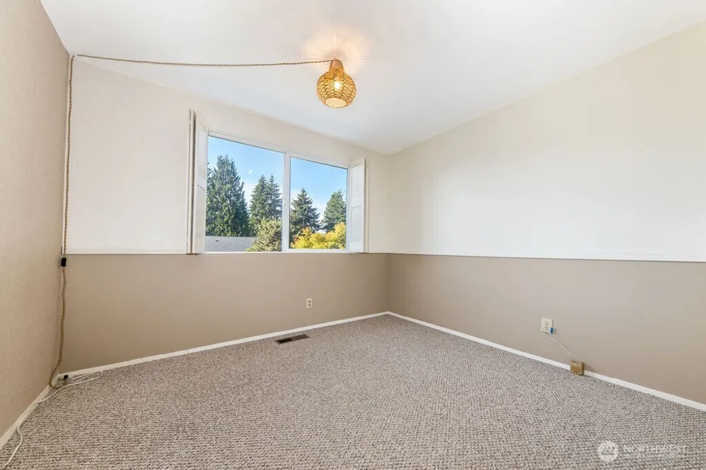 12705 SE 74th Street Newcastle, WA 98056