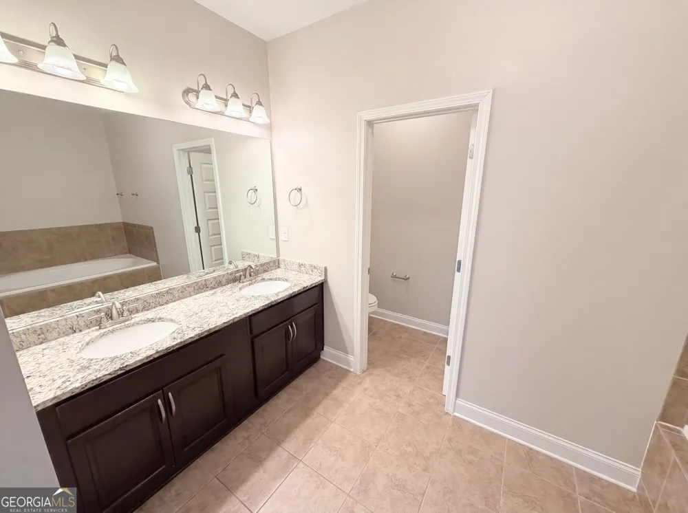 10555 Naramore LN Alpharetta, GA 30022