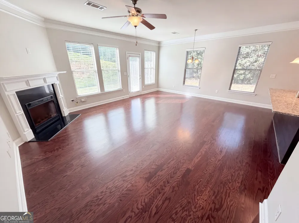 10555 Naramore LN Alpharetta, GA 30022