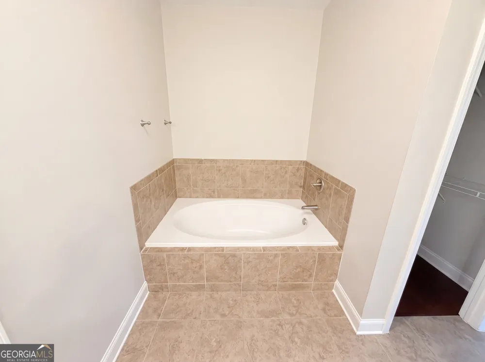 10555 Naramore LN Alpharetta, GA 30022
