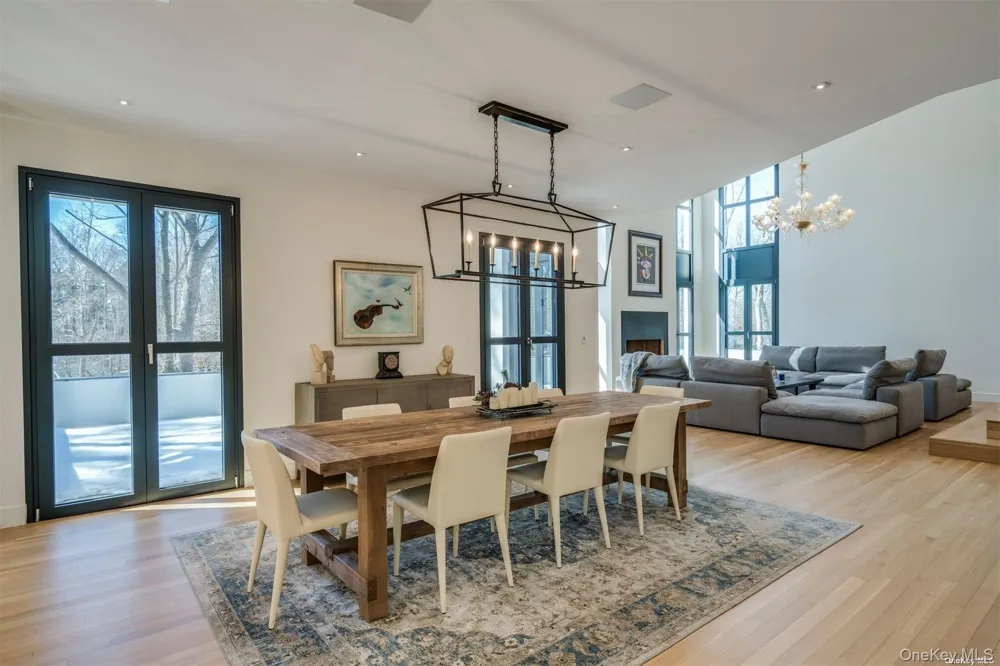 9 Winding Way Locust Valley, NY 11560