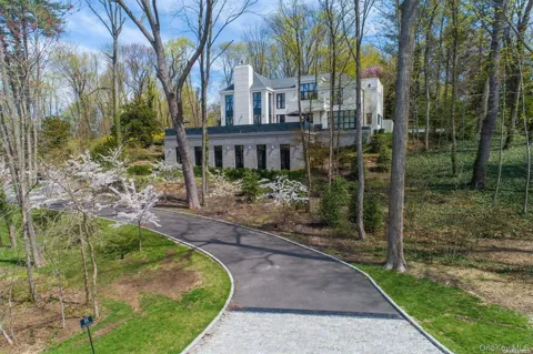 8 Frost Creek Drive