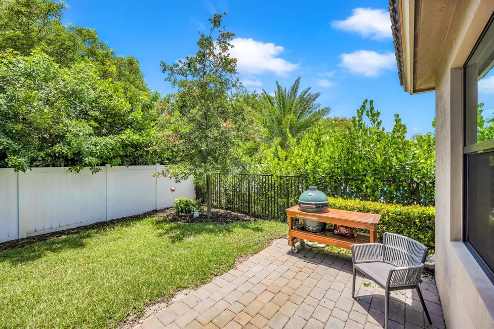 8028 NW 78th Street Tamarac, FL 33321
