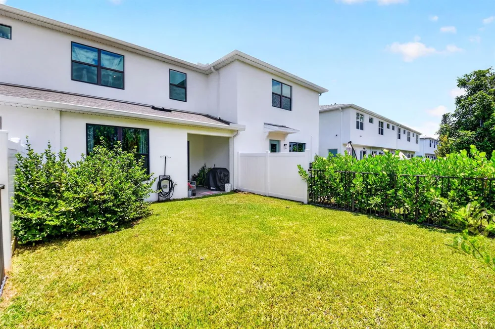 7351 Lenora Lane Lake Worth, FL 33467