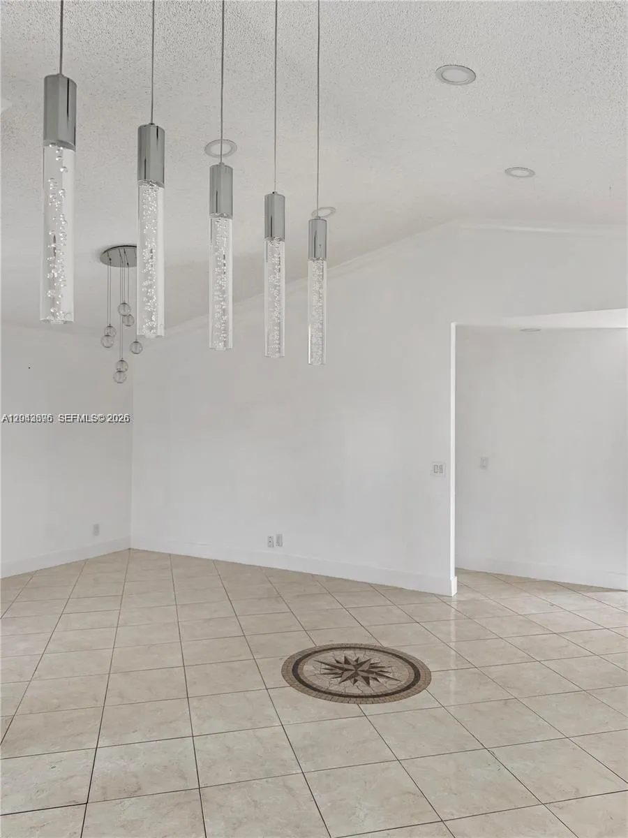 6012 NW 172nd Terr Cir Hialeah, FL 33015