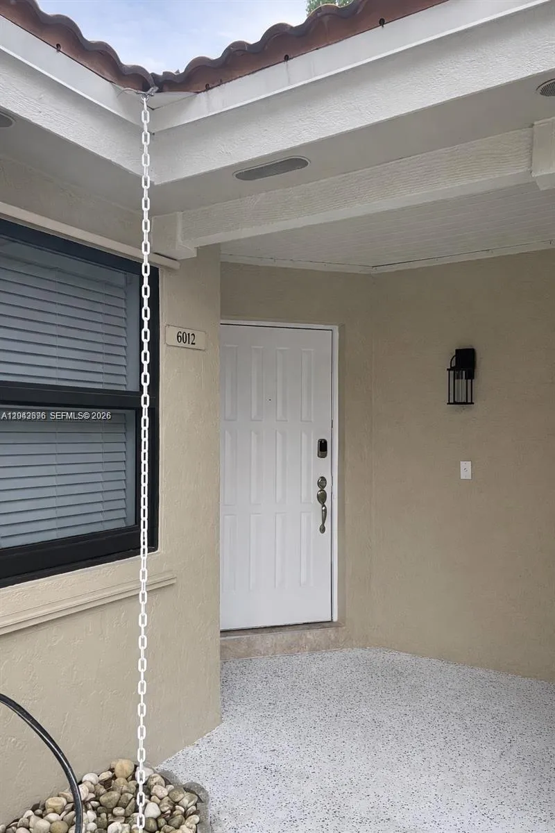 6012 NW 172nd Terr Cir Hialeah, FL 33015