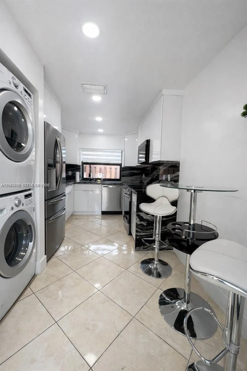 6012 NW 172nd Terr Cir Hialeah, FL 33015