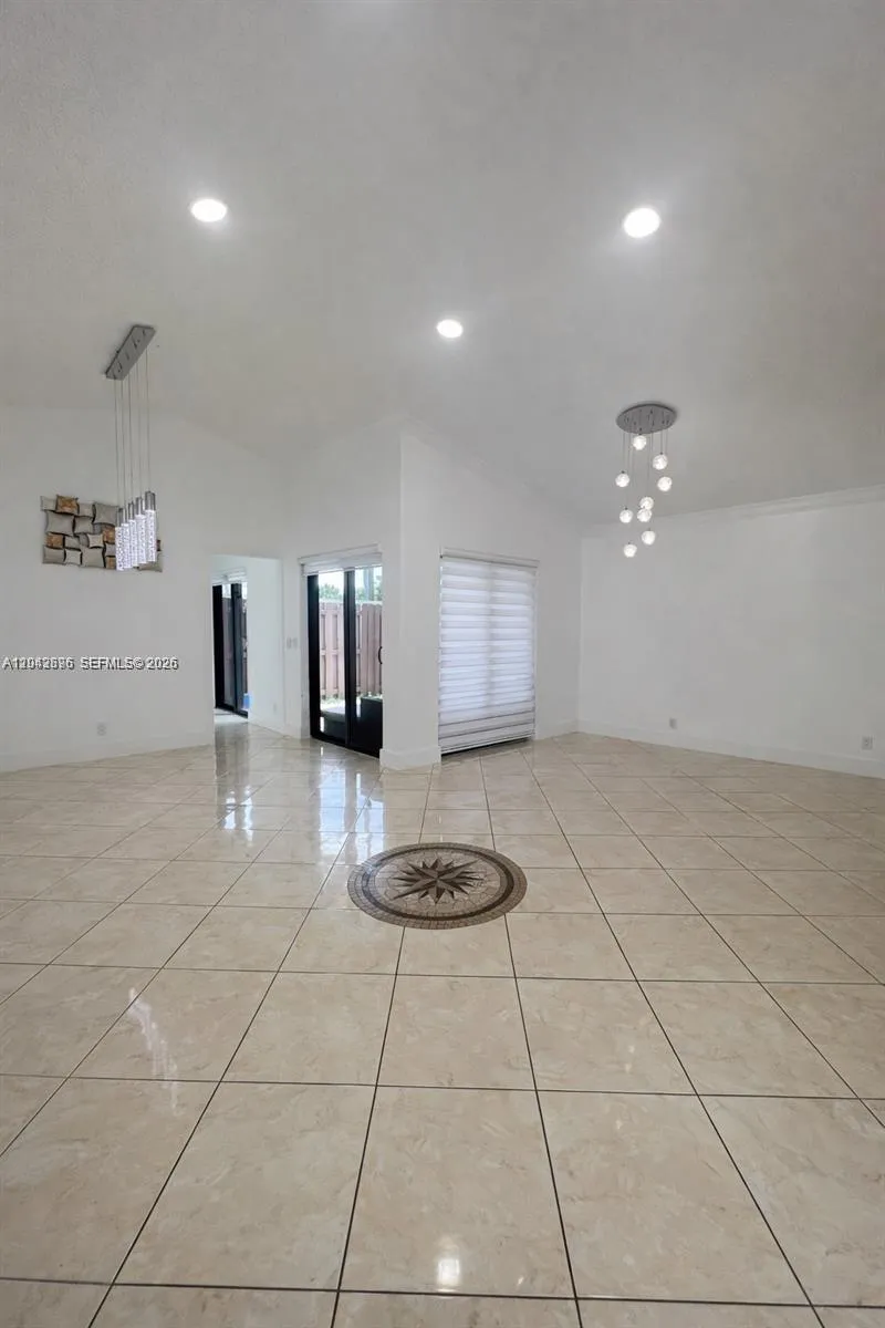 6012 NW 172nd Terr Cir Hialeah, FL 33015
