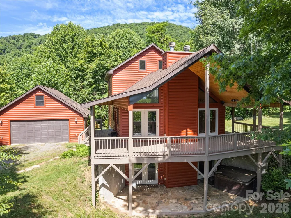 51 Stony Pond Lane Canton, NC 28716