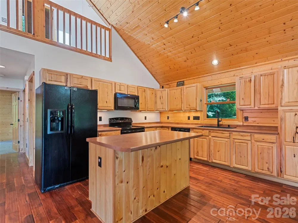 51 Stony Pond Lane Canton, NC 28716