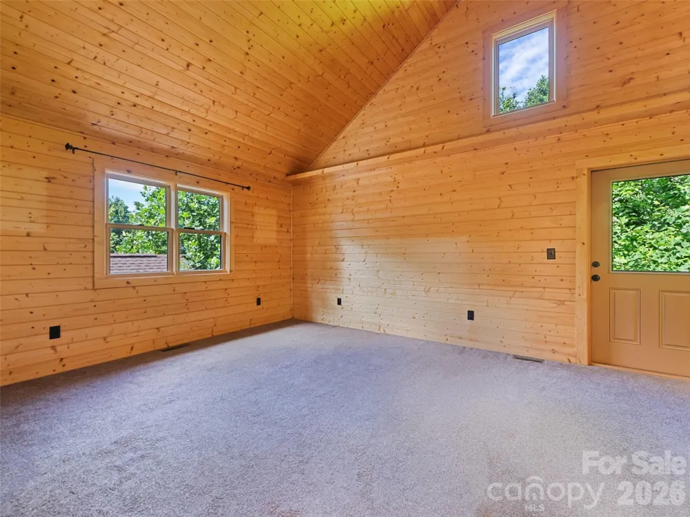 51 Stony Pond Lane Canton, NC 28716