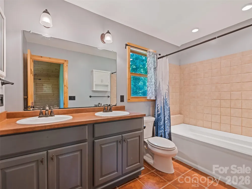 51 Stony Pond Lane Canton, NC 28716