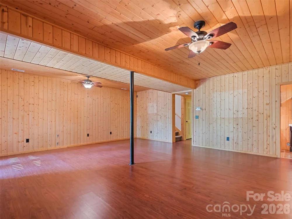 51 Stony Pond Lane Canton, NC 28716