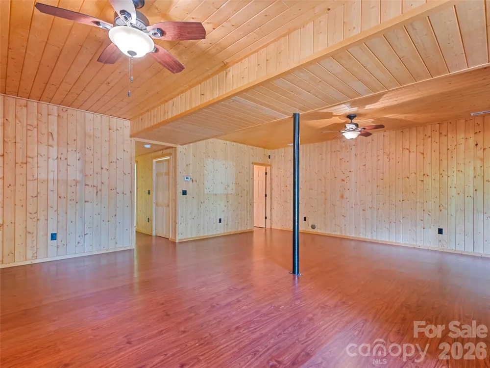 51 Stony Pond Lane Canton, NC 28716